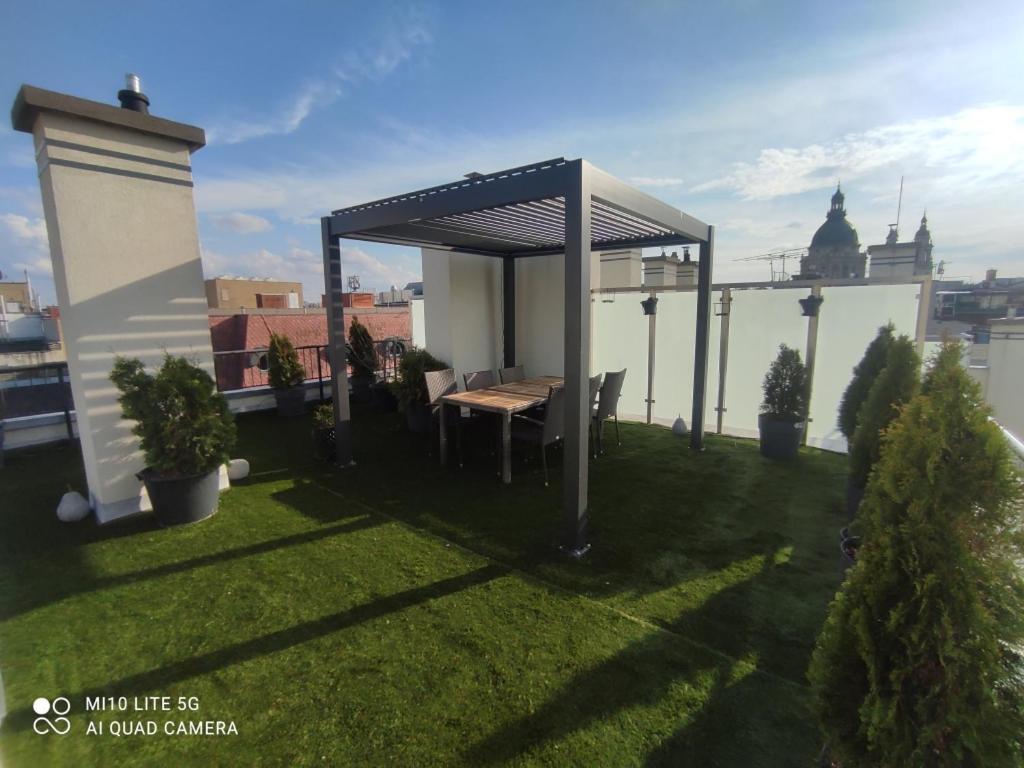Jacuzzi Roofterrace Luxury Over The Opera Budapesta Exterior foto